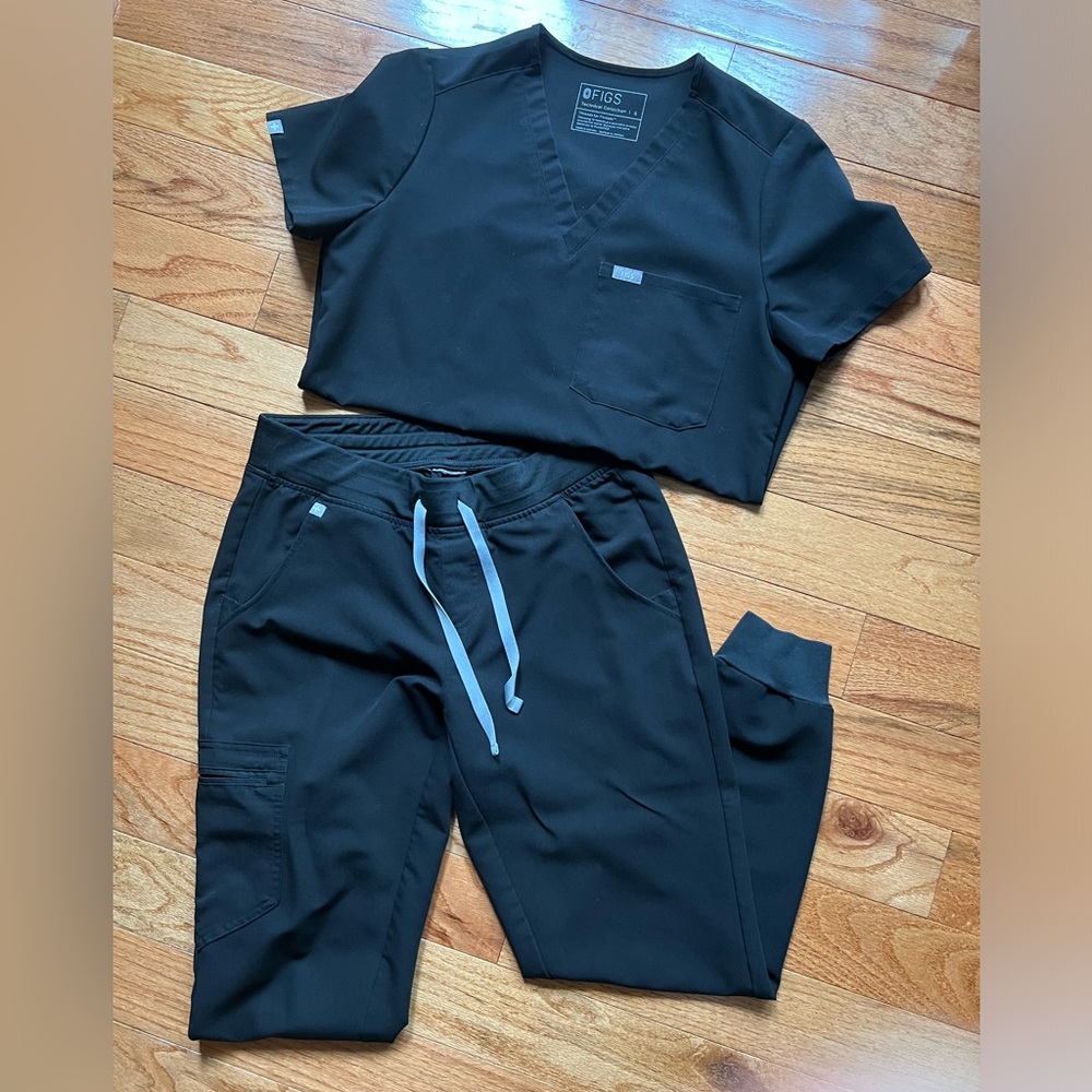 FIGS Scrubs Set Black, Top SZ Small, Joggers SZ Petite Small - 1